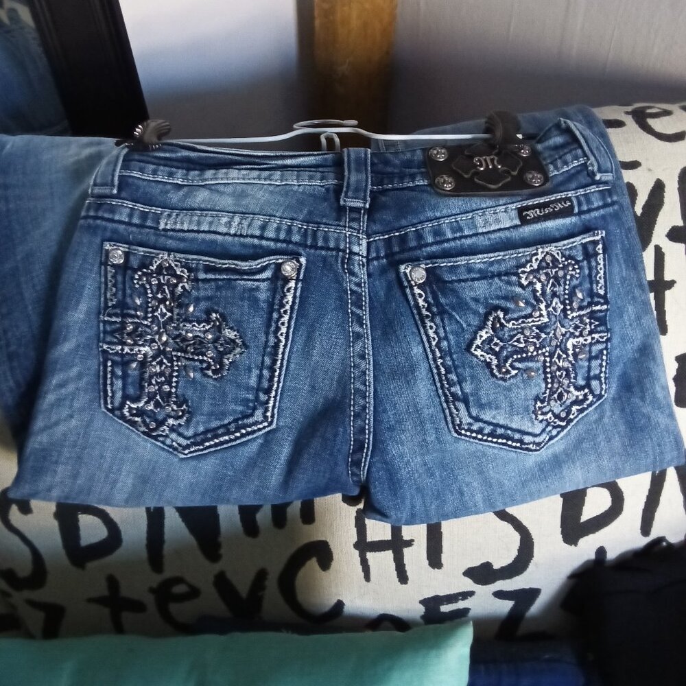 Miss Me Size 27 Capri style jeans
